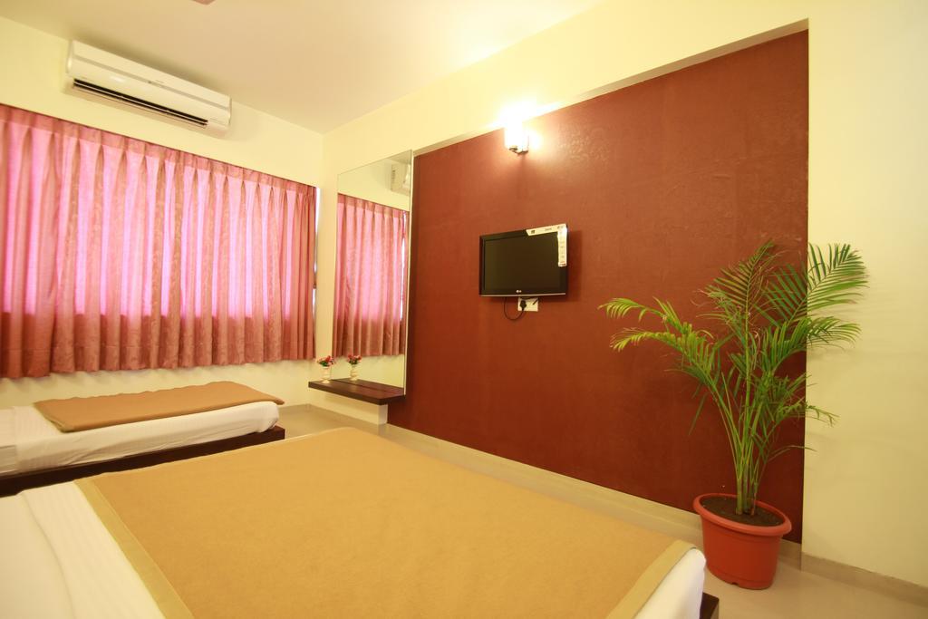 Hotel Sai Dwarka Palace Shirdi Εξωτερικό φωτογραφία